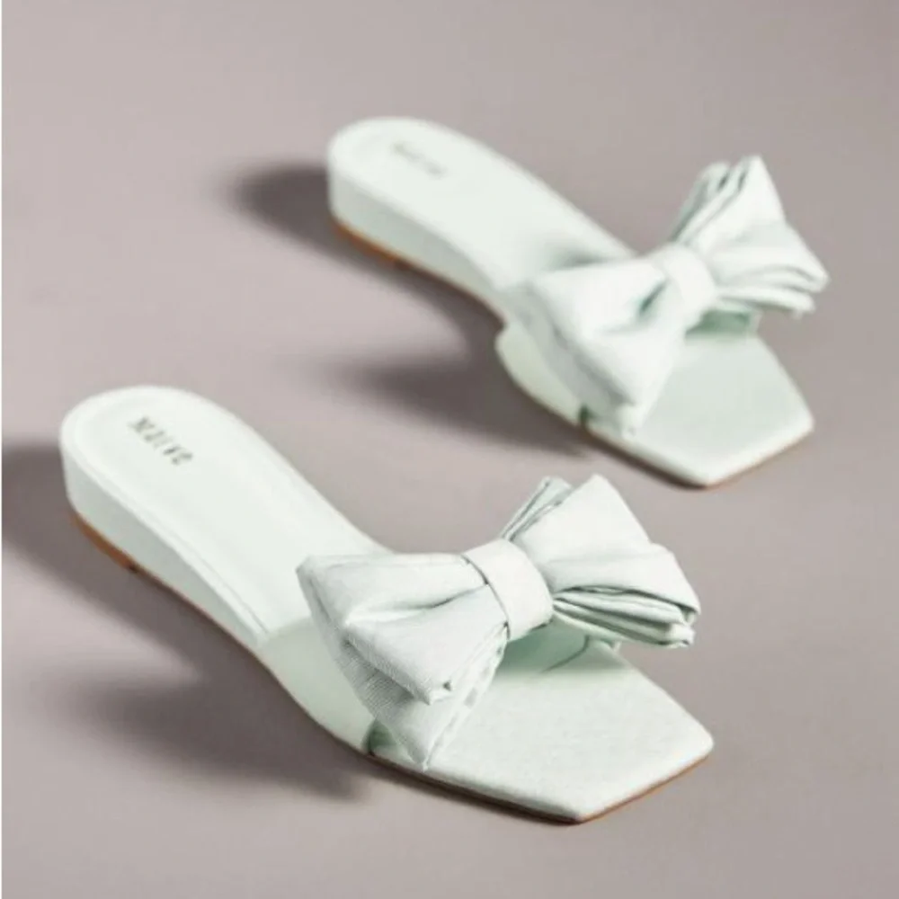 🍭NWT🍭Anthropologie Maeve Bow Micro Wedge Sandals Moss Size 9